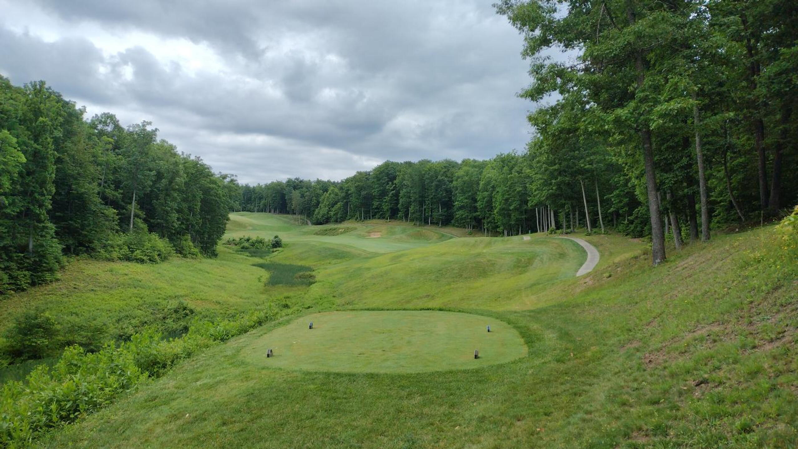 Hole 18 tee box from tips (Photo submitted by Heelsideguy on 10/13/2022)