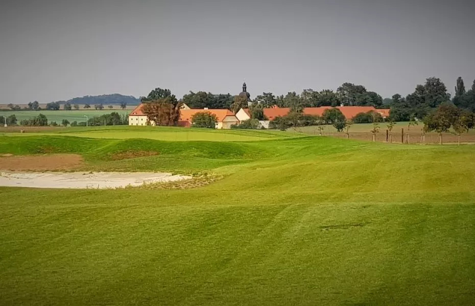 Twin Chapels Golf Resort