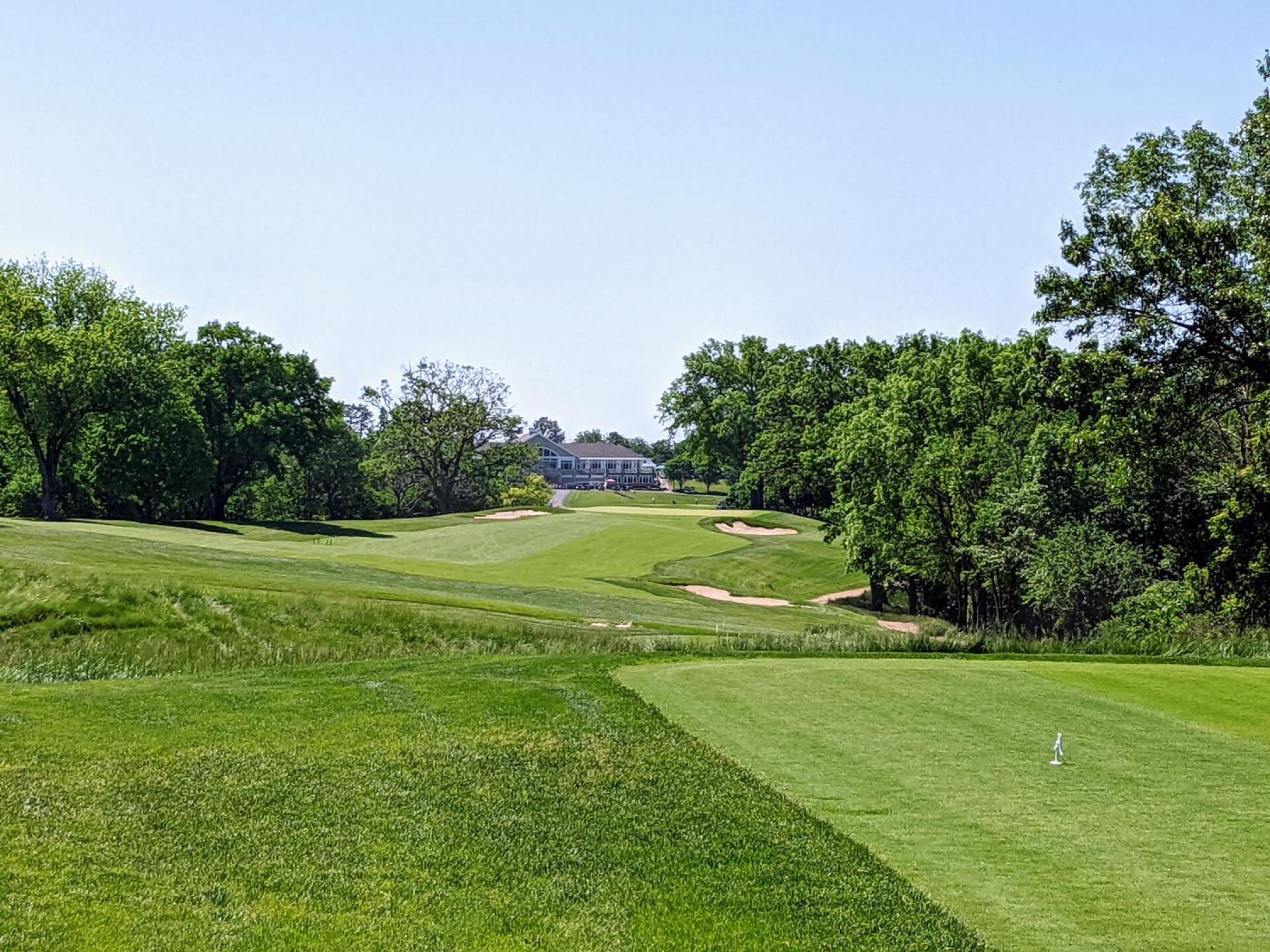 The 10 green looking back towards the clubhouse (Photo submitted by GolferJake78 on 06/03/2022)