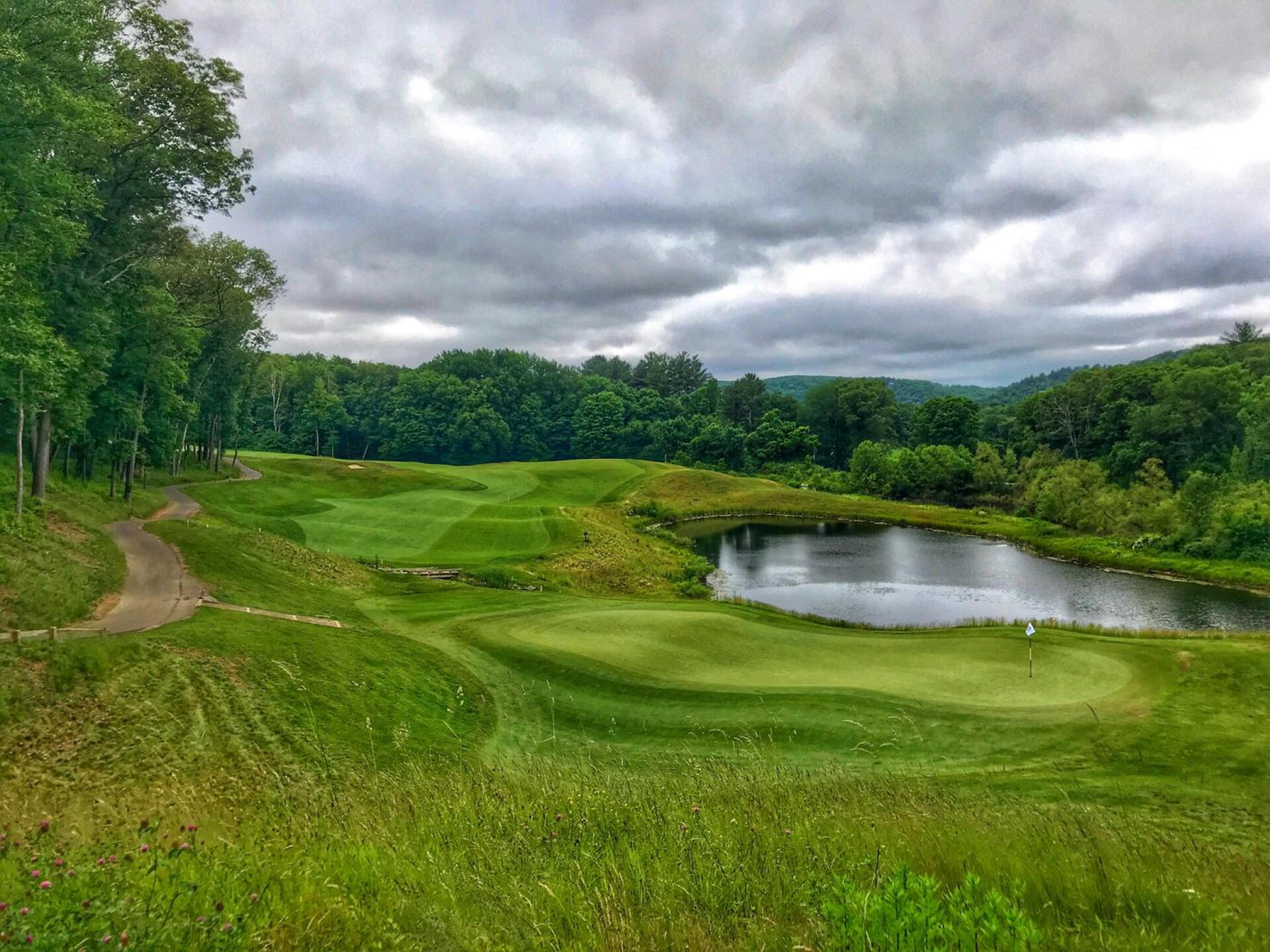 Mohegan Sun Golf Club - hole 6 (Photo submitted by TimGavrichGP on 07/13/2018)