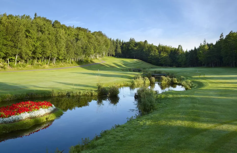 Mill River GC: 7th fairway
