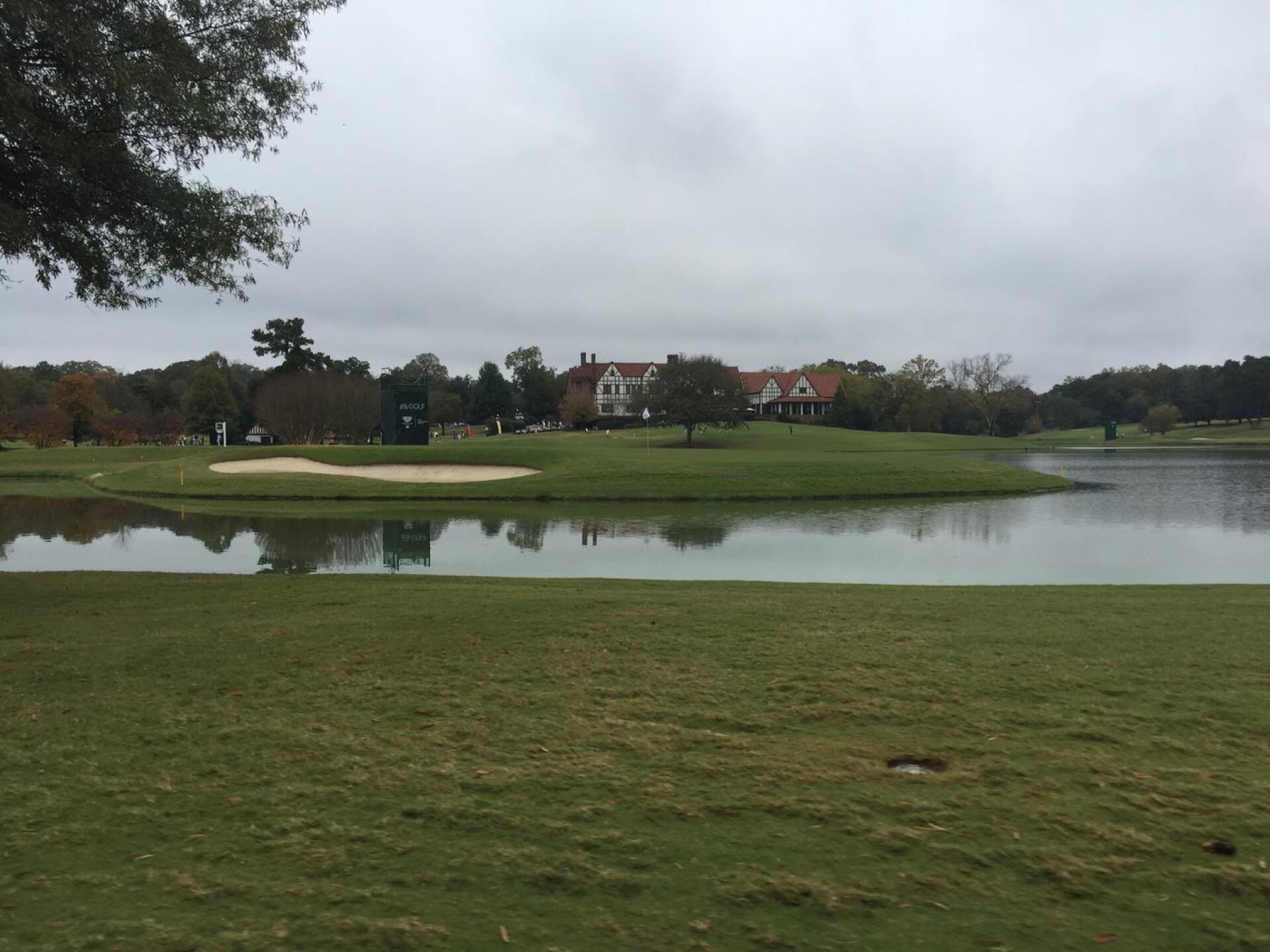 6th green over water (Photo submitted by zbuechner4 on 11/03/2015)