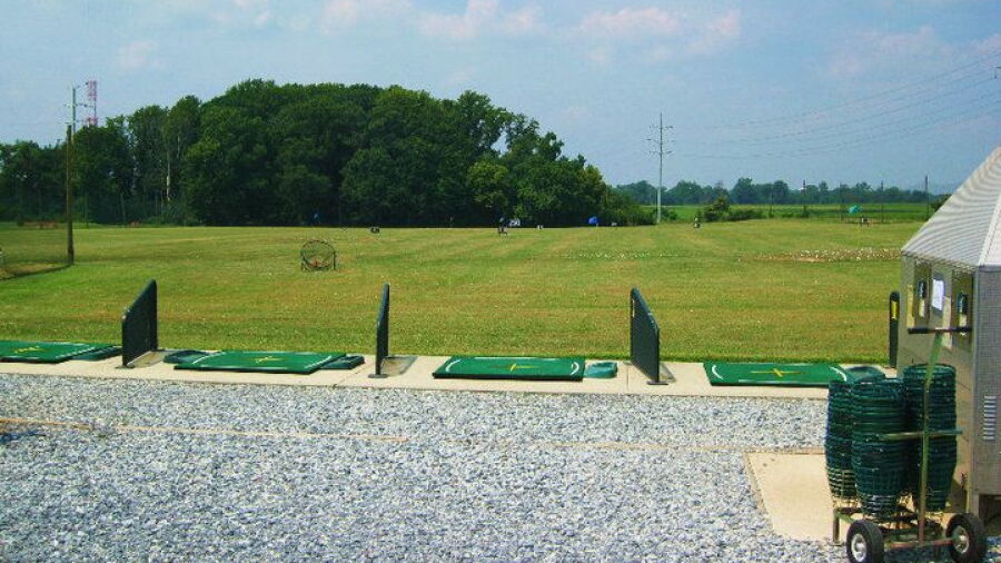 Night Hawk Golf Center: Driving range