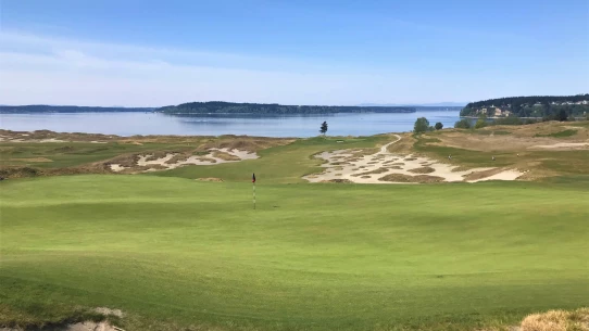 Chambers Bay - hole 4