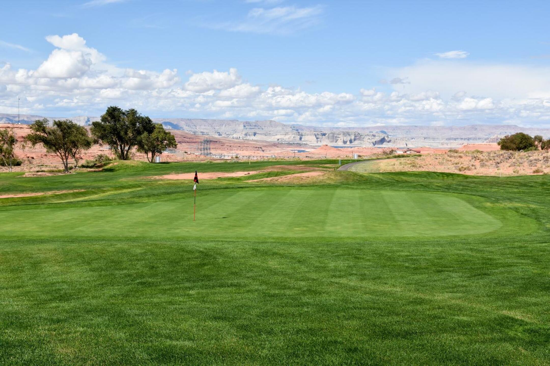 Lake Powell National—a Northern Arizona gem. This is its twelfth hole, a dogleg left of 386 yards. (Photo submitted by AptlyLinked on 10/05/2025)