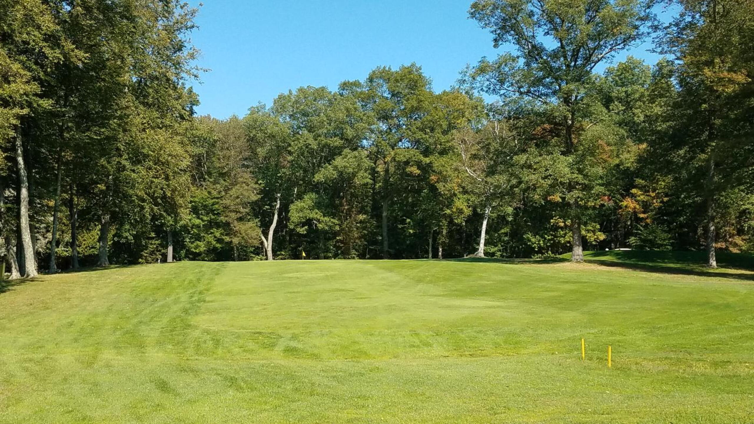 10th fairway with view of flagstick. (Photo submitted by AptlyLinked on 09/22/2019)