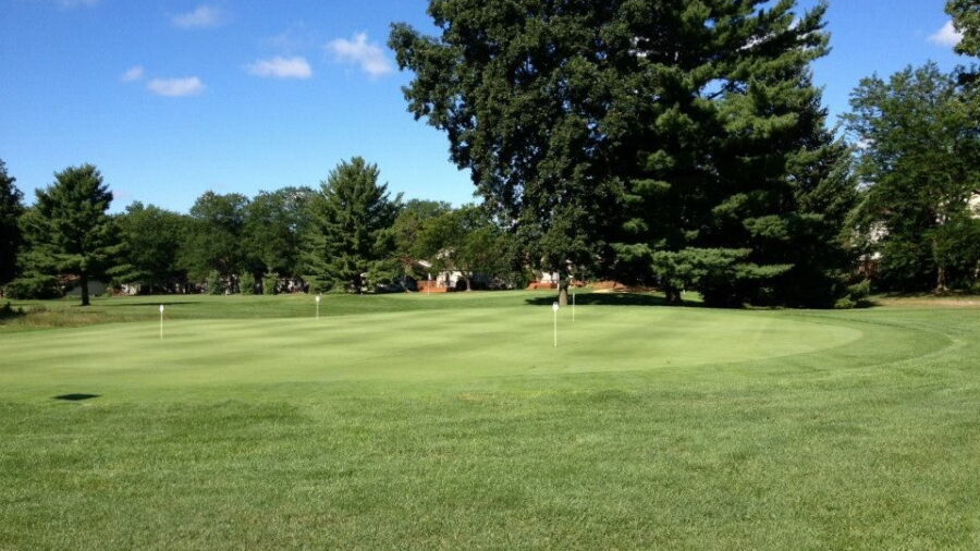 Lake O' the Hills GC: Practice area