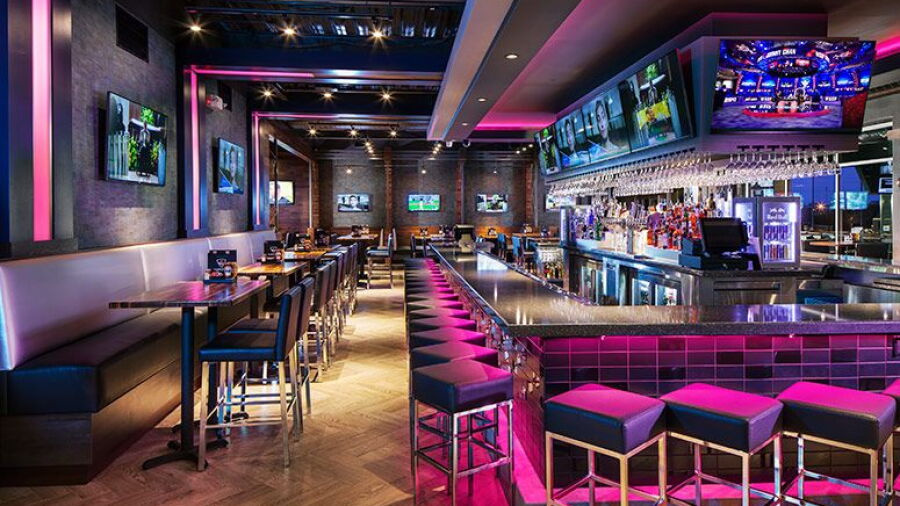 TopGolf Naperville - Bar