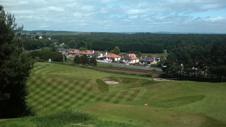 Tough tee shot downhill