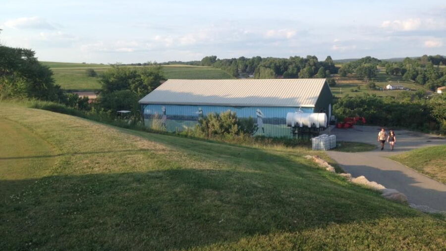 Maple Crest GC: Clubhouse
