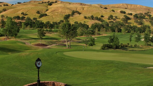 Yocha Dehe Golf Club - clubhouse view 