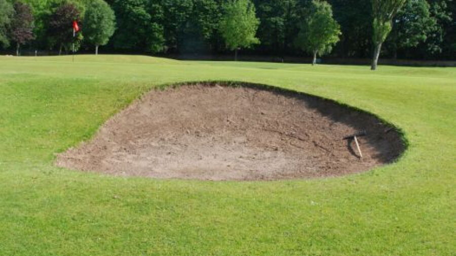 Greenside bunkers at Duxbury