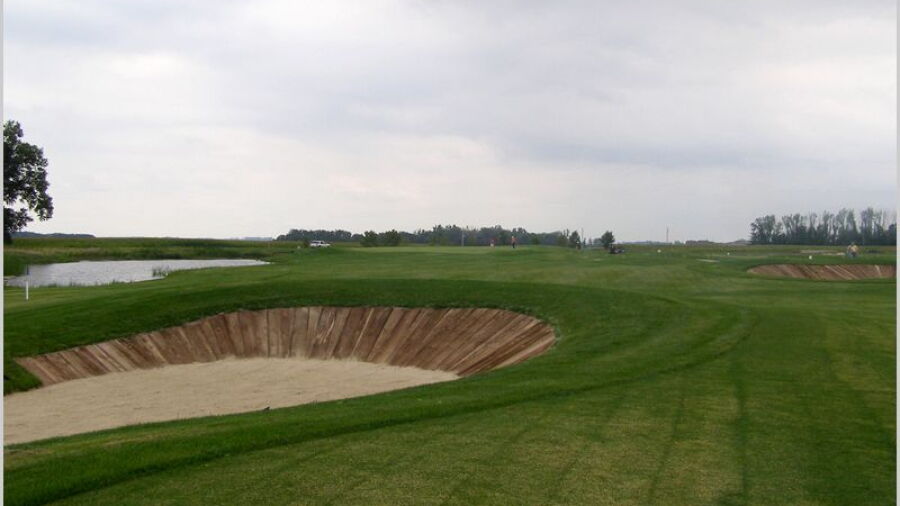 Bakker Crossing GC