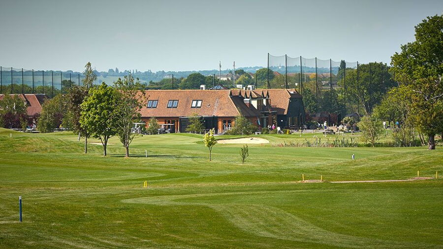 The Rayleigh Club: Clubhouse