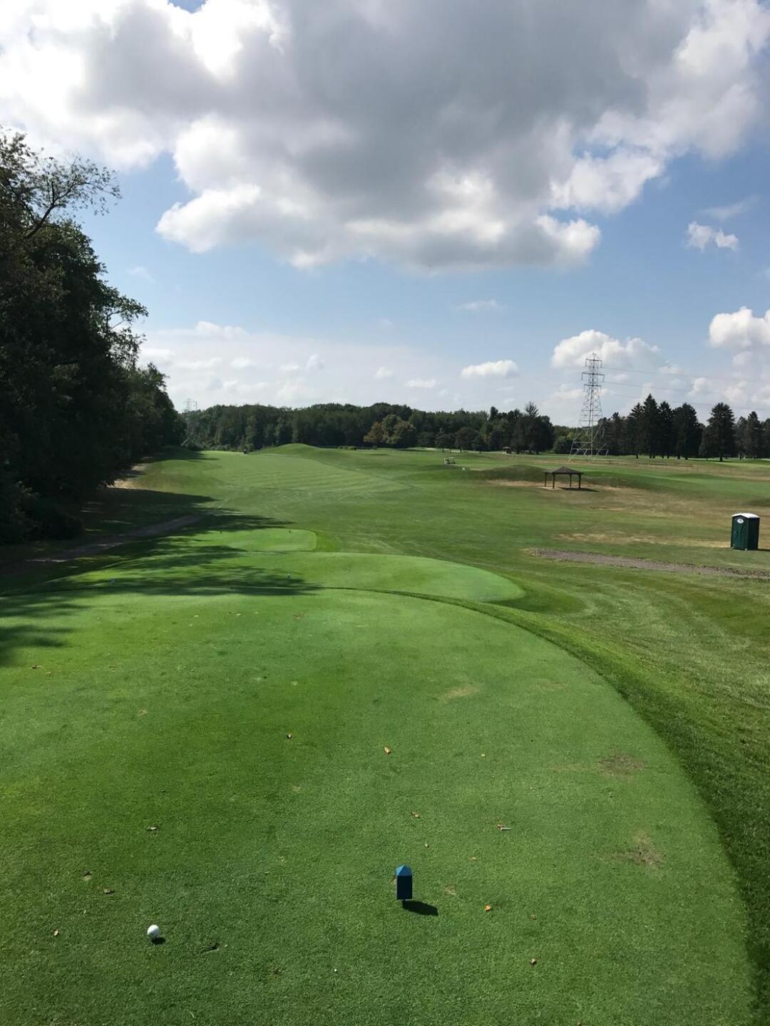 Par 4 Fifth, 400 yards mostly straight away. (Photo submitted by carolinadad on 08/30/2017)