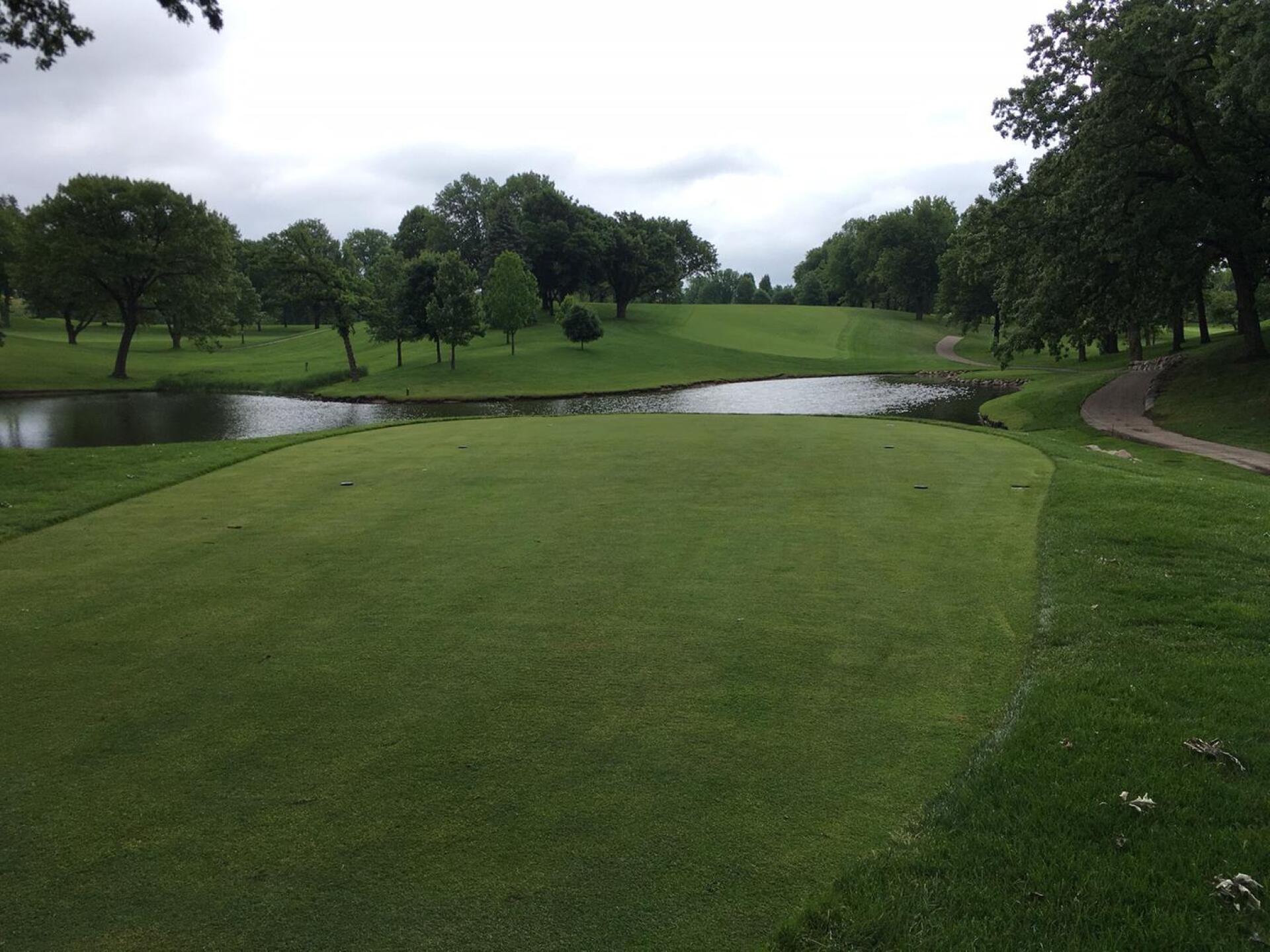10th tee (Photo submitted by GolfDSMdotcom on 05/31/2017)