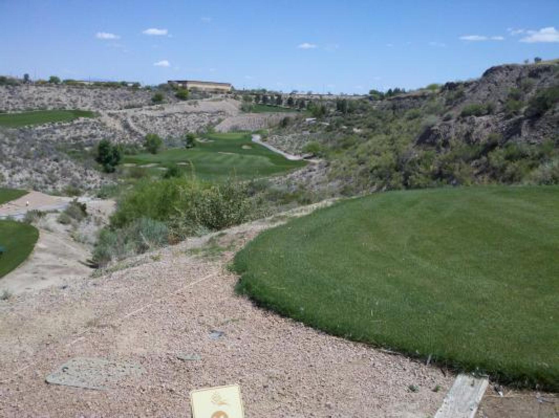 #14 Tee Box (Photo submitted by NateKU on 04/12/2013)