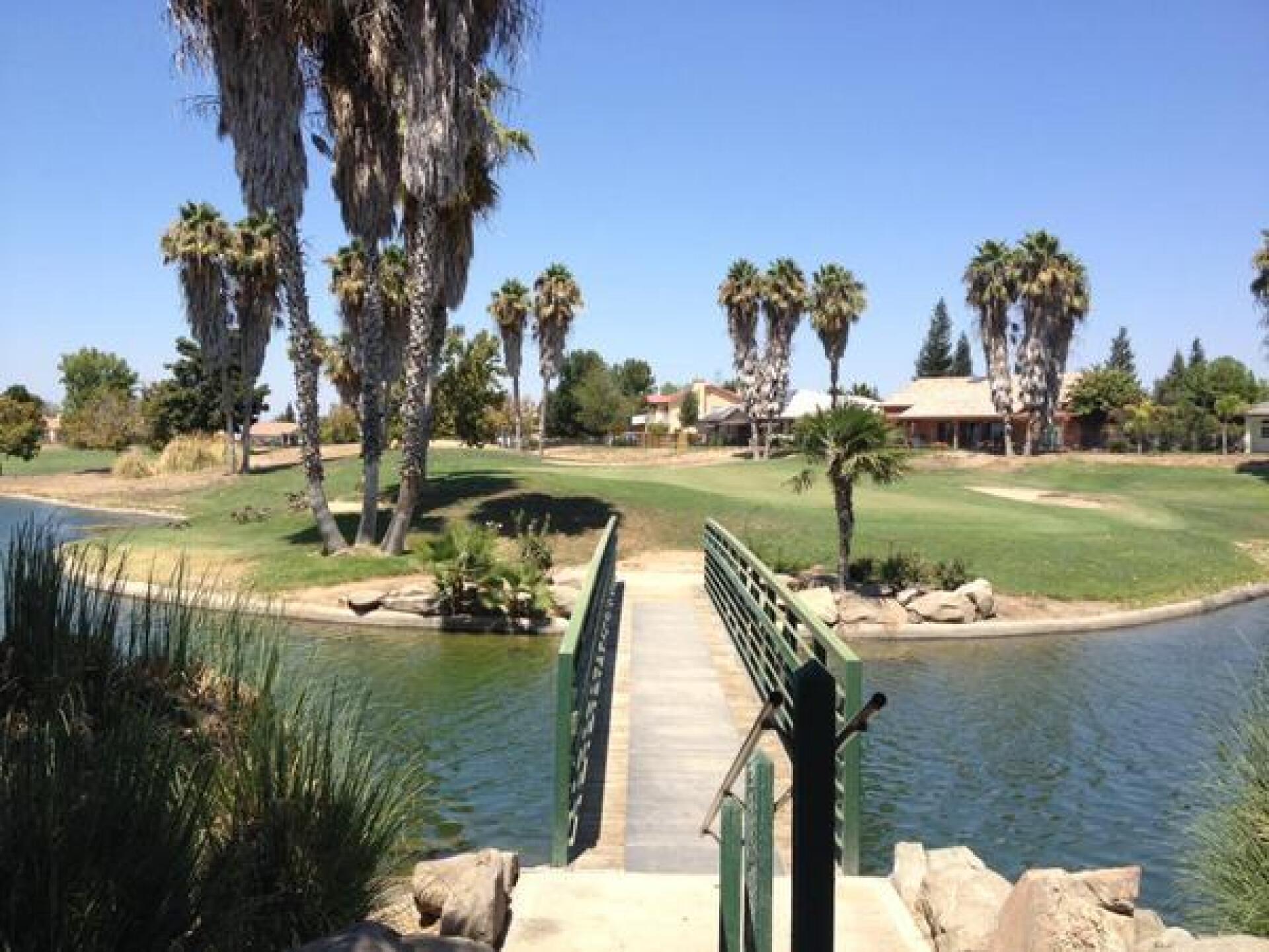 Par3 4th typically plays into rt2lft wind that is difficult to feel from the tee (Photo submitted by CenCalHack on 08/10/2015)