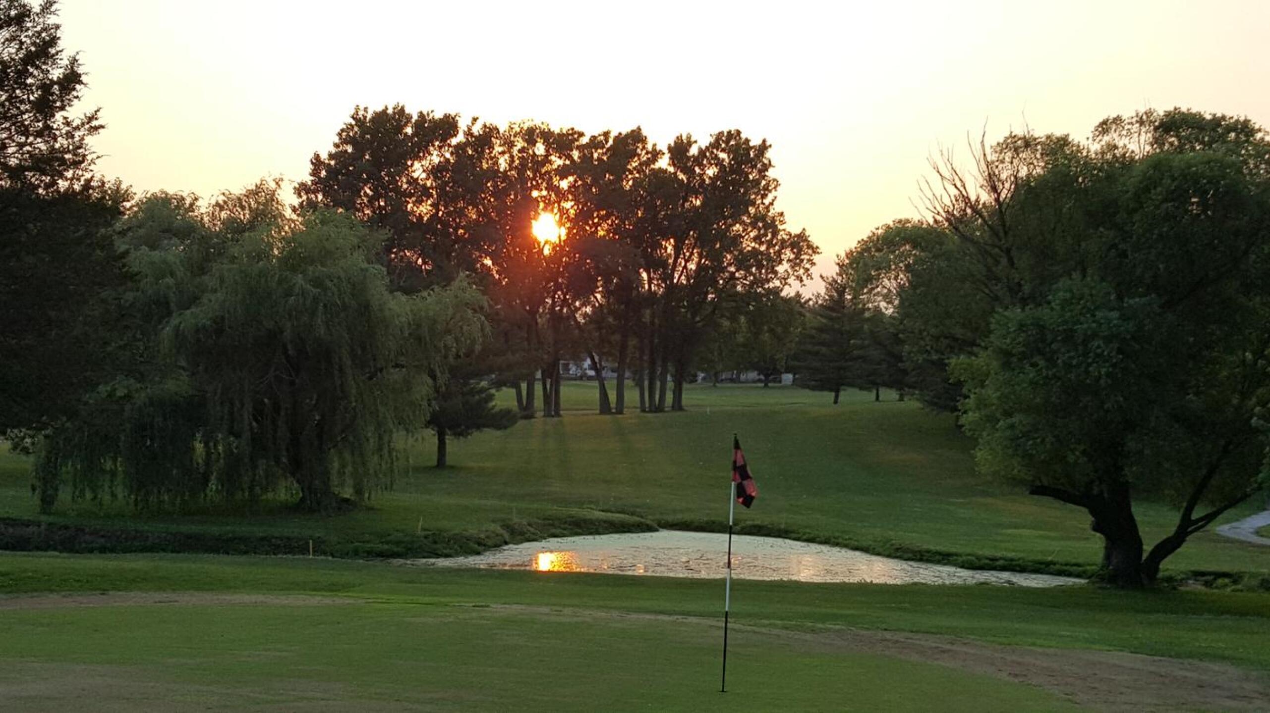 Sunrise on # 1 (Photo submitted by pacer52 on 03/03/2017)