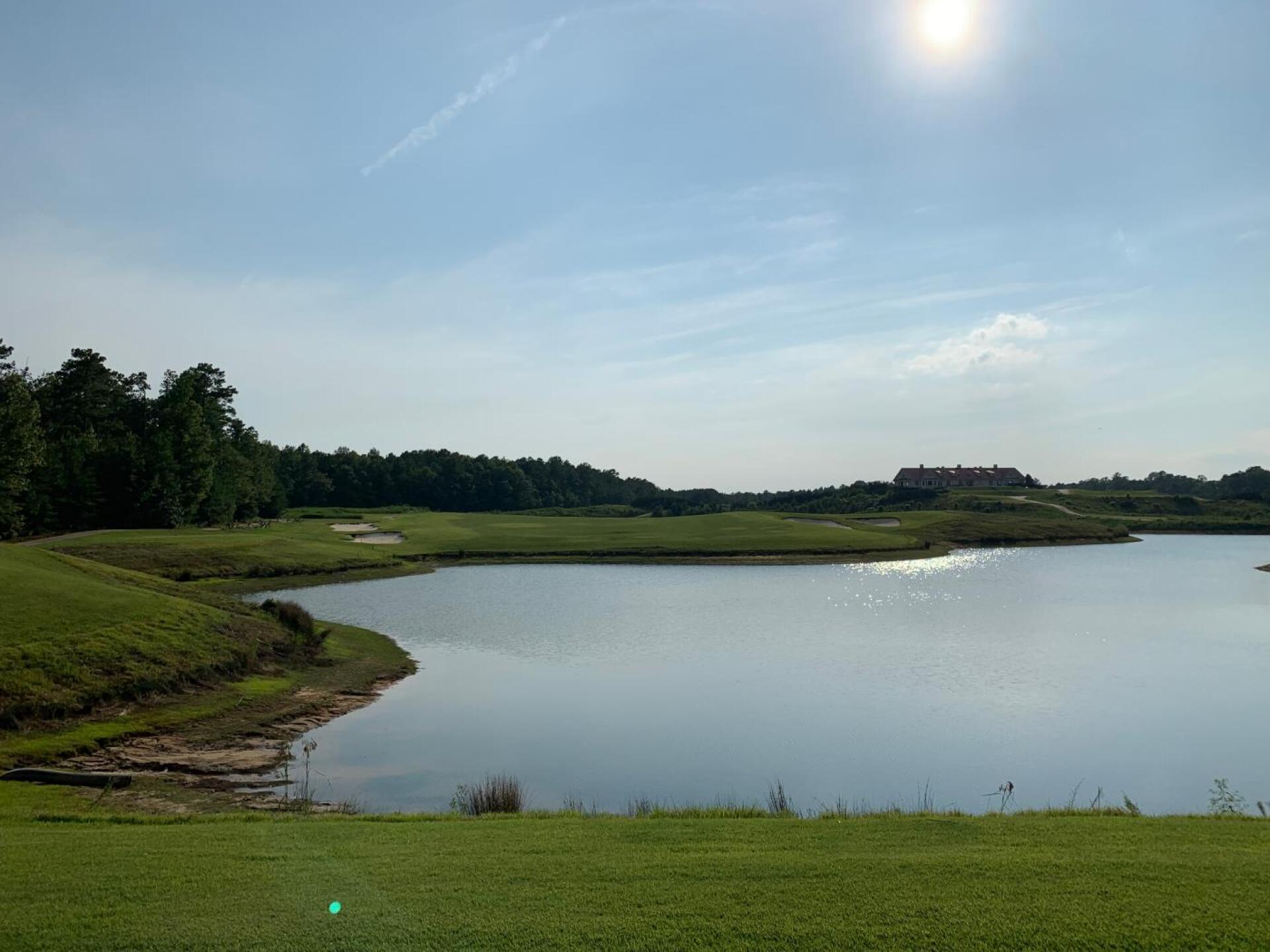 Hole 18 finisher. Hitting on to a peninsula fairway! (Photo submitted by DesertAirman1981 on 08/05/2019)