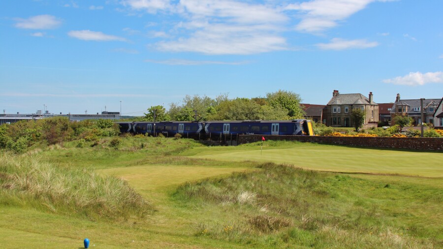 Prestwick Golf Club - Old Course - hole 1