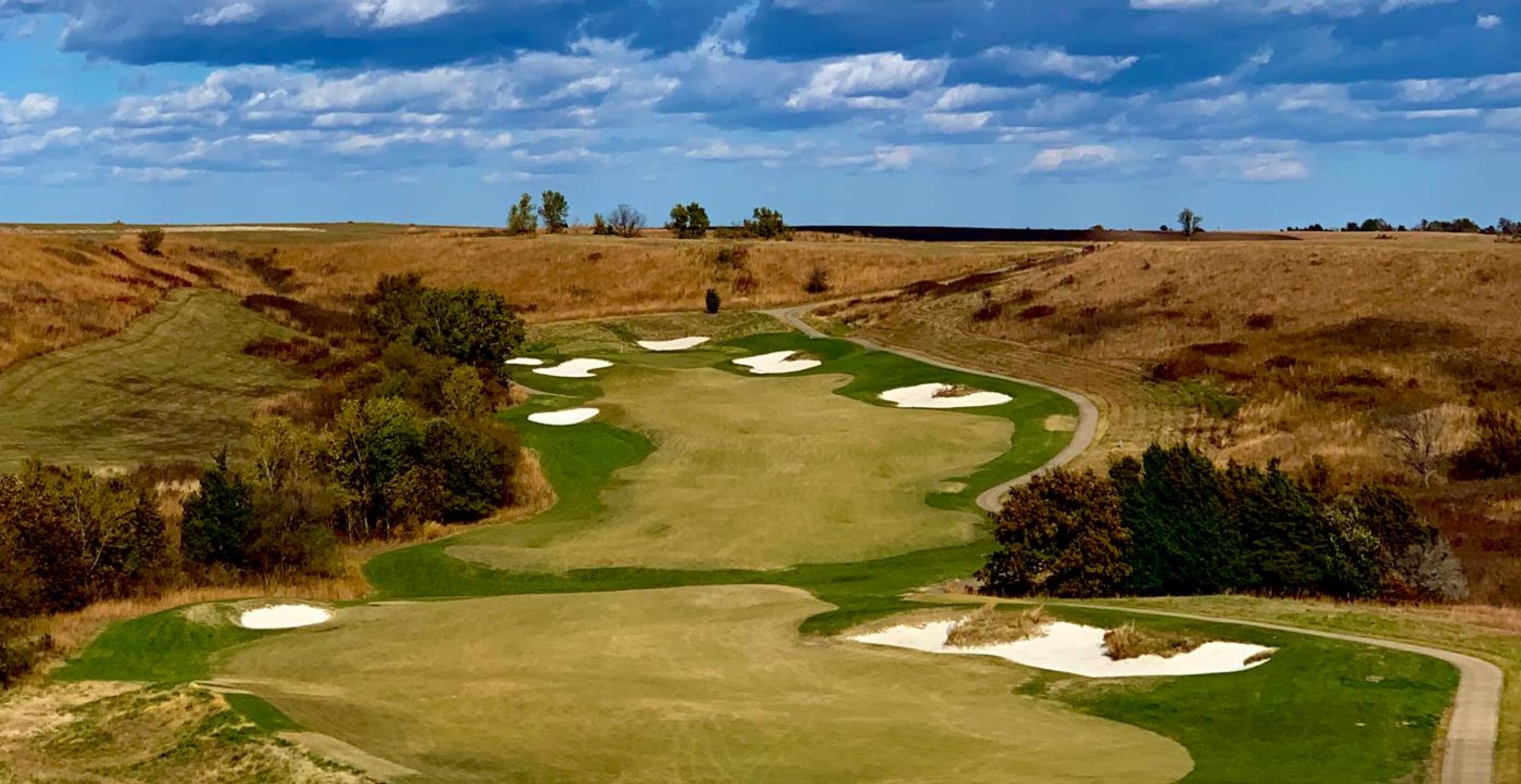 600 yard par 5 #7.  Beautiful view from the elevated back tee! (Photo submitted by HzDAjVsrrMiMsgV6UUm3 on 10/30/2019)