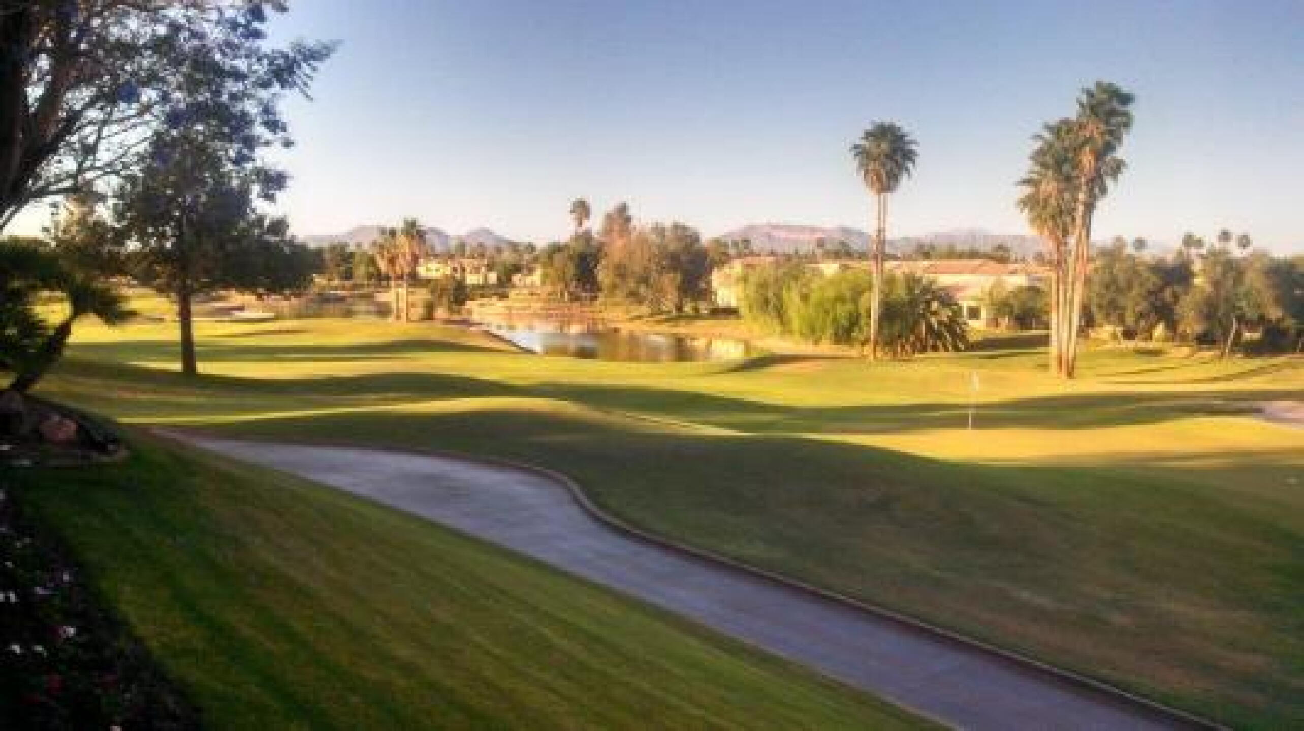 Superstition Springs 18th Hole (Photo submitted by Mike5944710 on 04/22/2013)