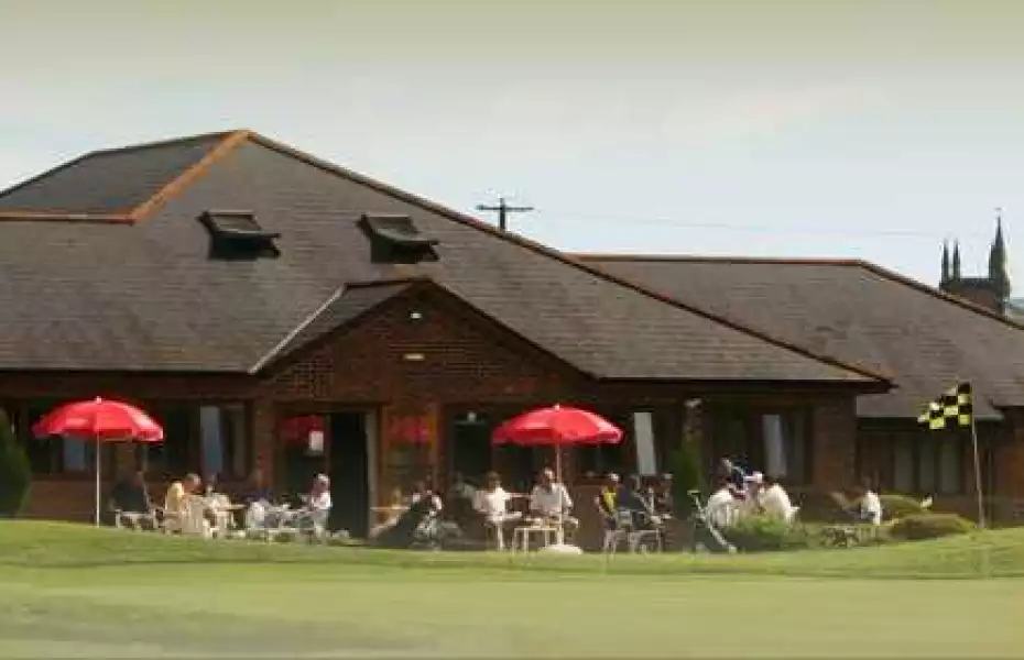 Theale GC: Clubhouse