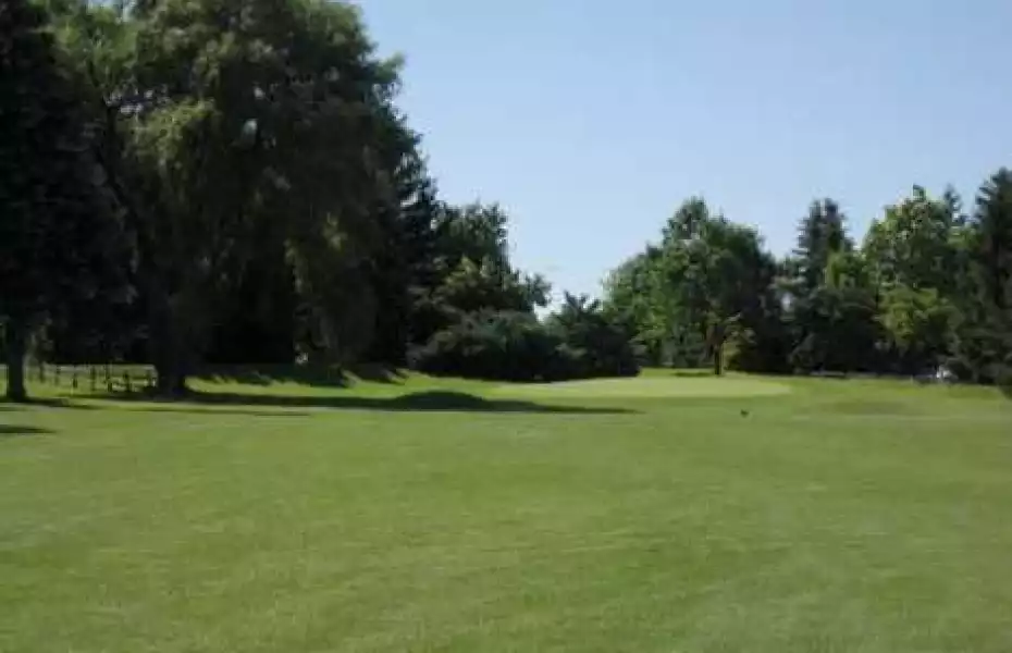 Stoughton Acres GC: #9