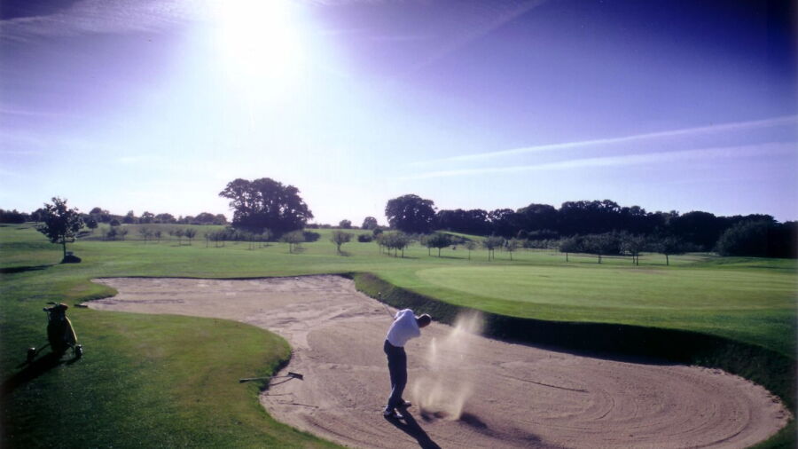 Gut Uhlenhorst GCC – White