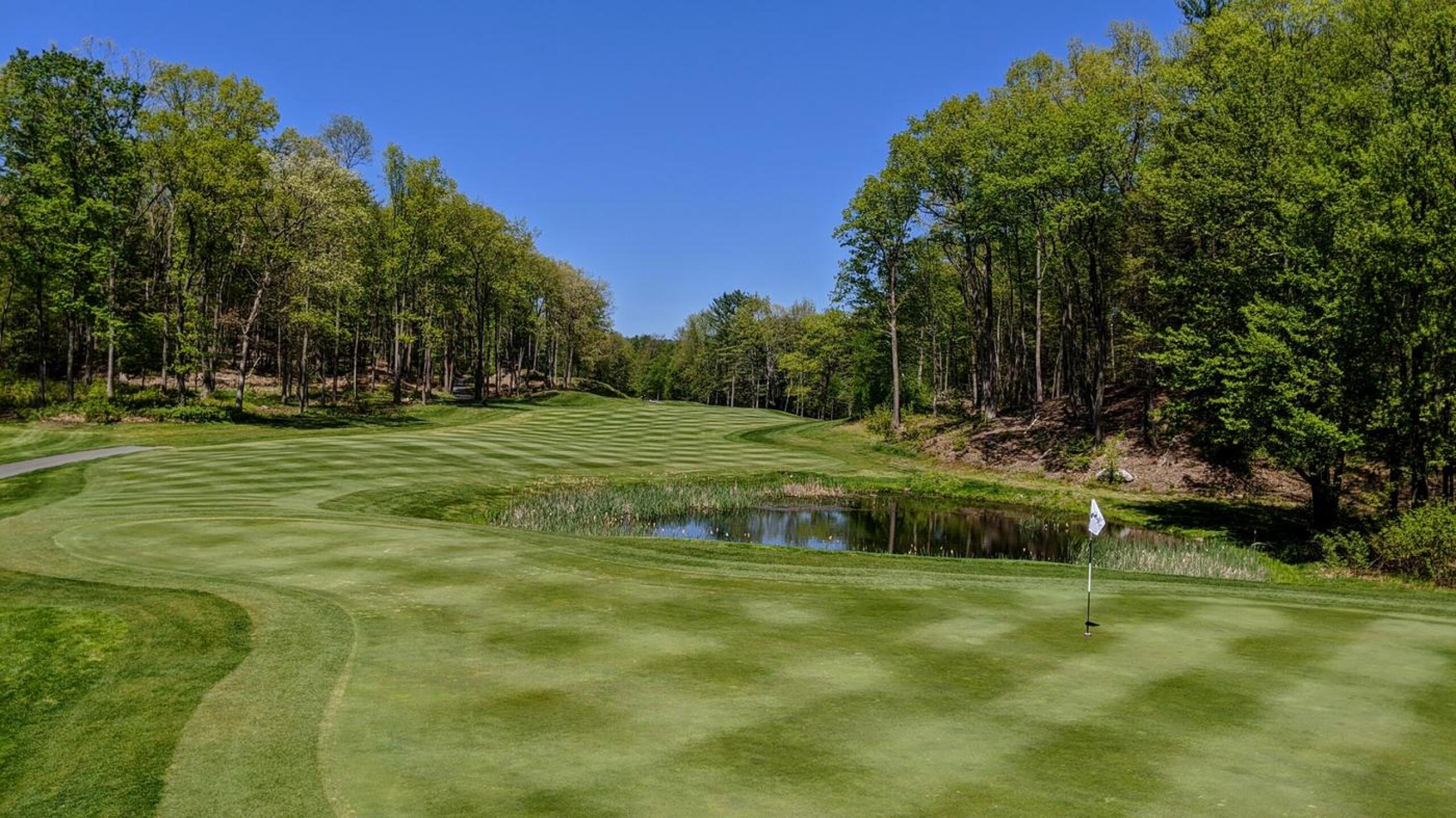 The par-4 18th is a great finishing hole. (Photo submitted by Back9Ben on 05/22/2020)