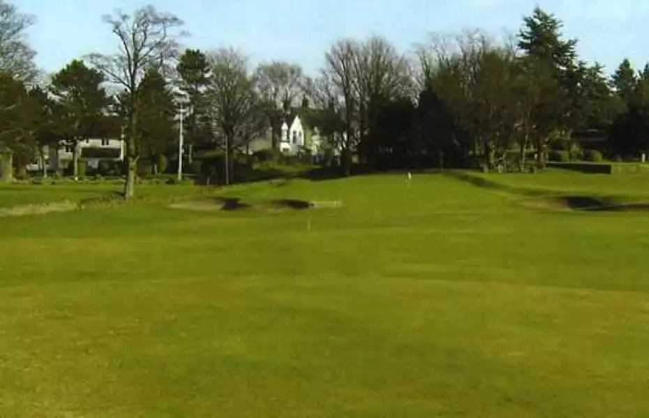 Hallowes GC