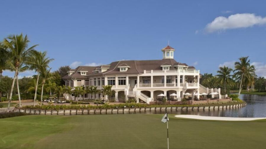 Bay Colony GC: Clubhouse