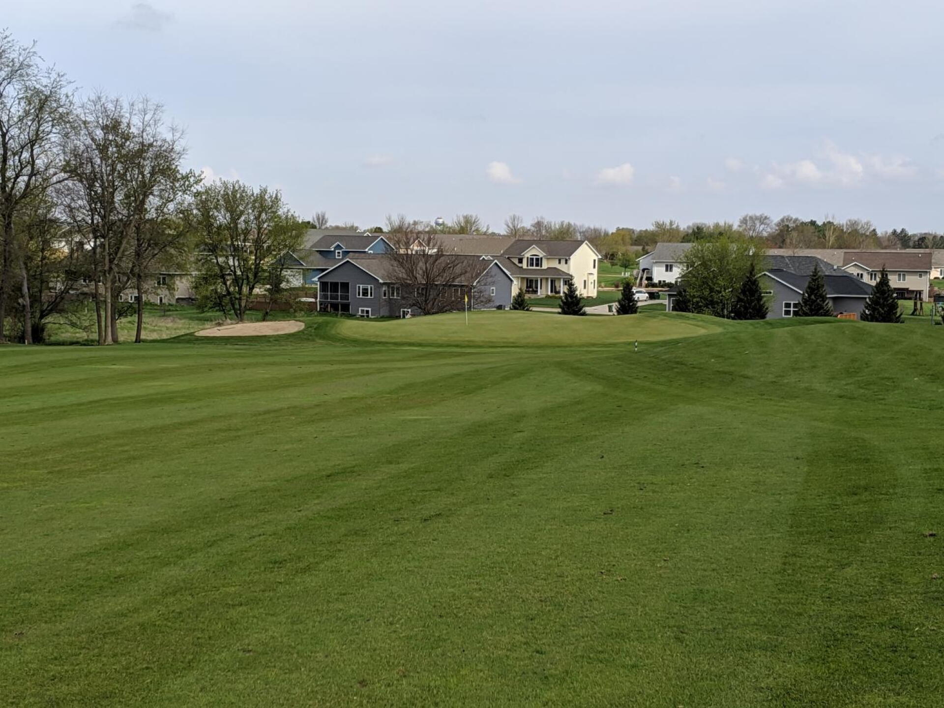 The opening hole, a nice way to ease into the round. (Photo submitted by GolferJake78 on 05/03/2019)