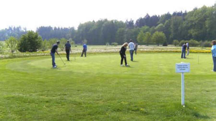 Landau GP: putting green