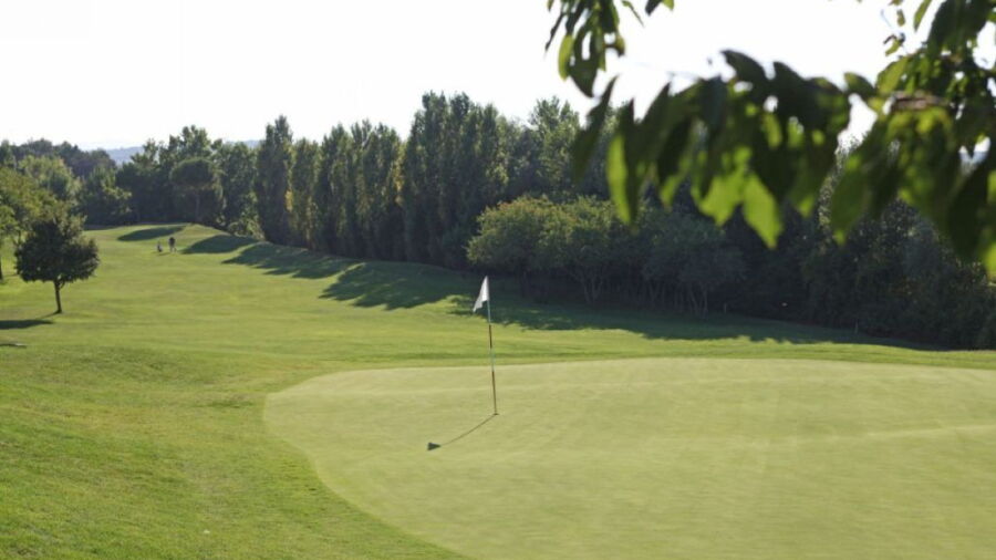Riviera Golf Resort