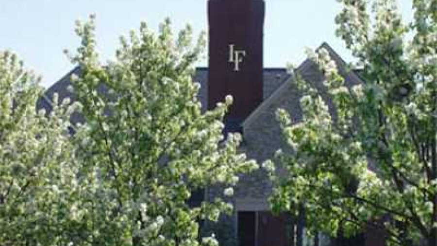 Lake Forest CC: Clubhouse