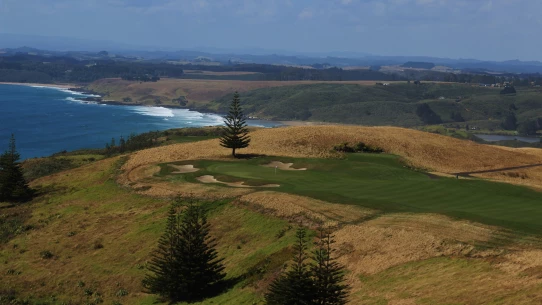 Kauri Cliffs golf course - hole 17