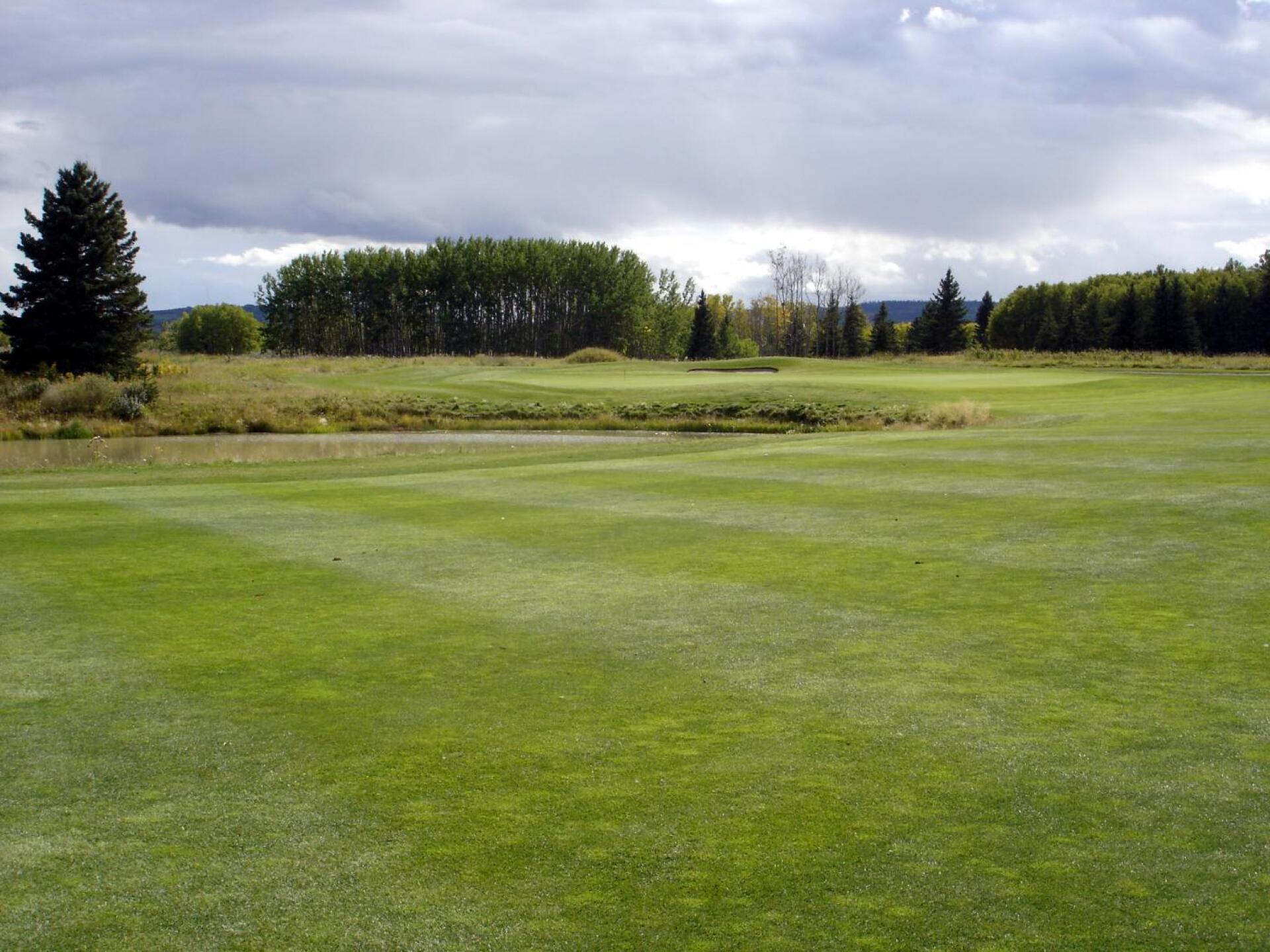 Turner Valley GC, Hole 15, Par 4, 377 yds (Photo submitted by DYakimec on 10/10/2019)