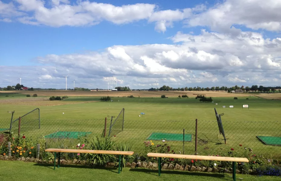 Alte Farm GC: Driving Range