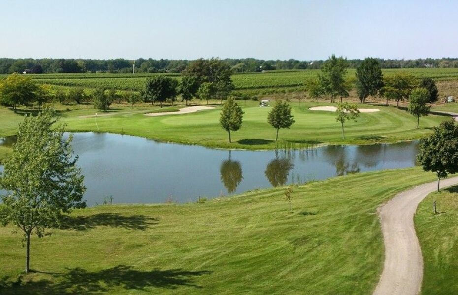 Rockway Vineyards Golf Course in St. Catharines, Ontario, Canada | Golf