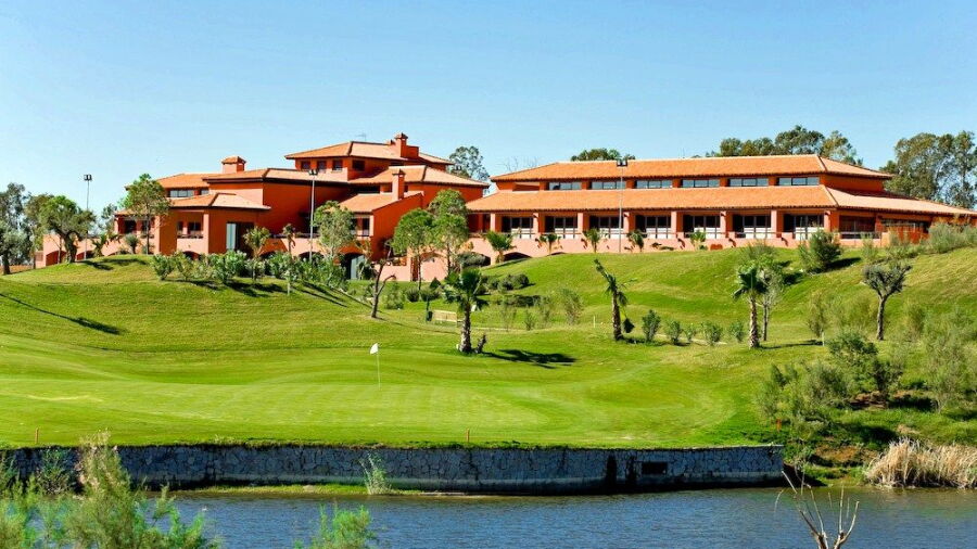 Club Hato Verde: Clubhouse