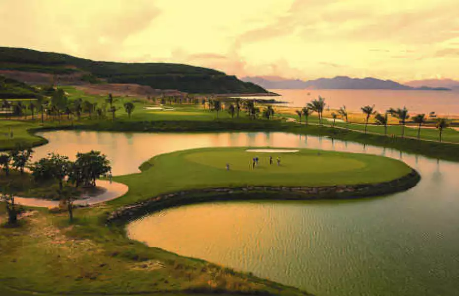 Vinpearl RG: Island green