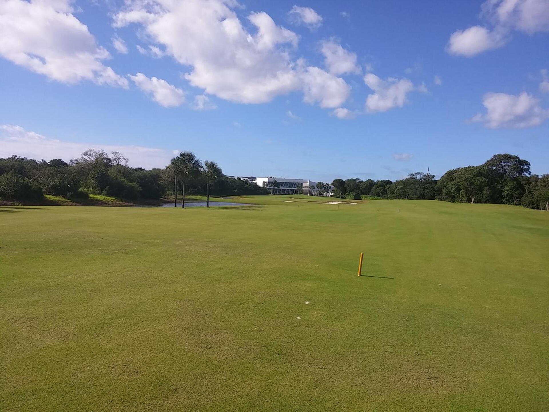 Second shot Par 5 18th (Photo submitted by gibbylb9 on 02/03/2016)