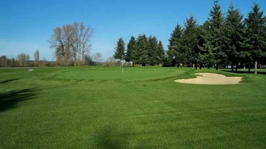 Eighteen Hole at Riverbend Golf Complex: #8