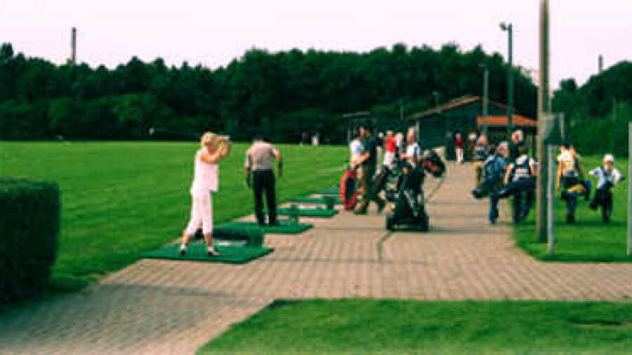 Ford Koeln GC: Driving range