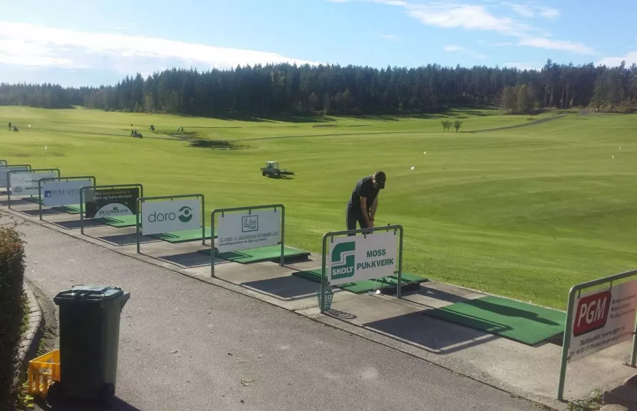 Mork Golf: Driving range