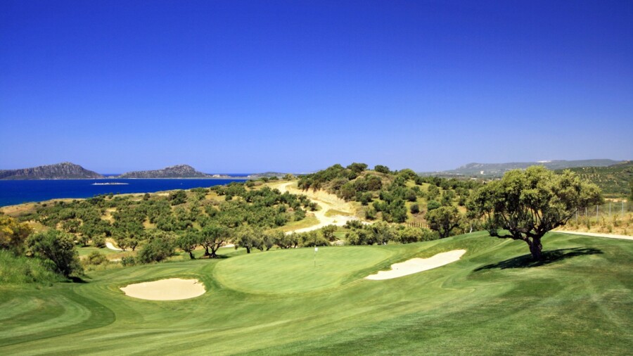 Bay golf course at Costa Navarino - par 3