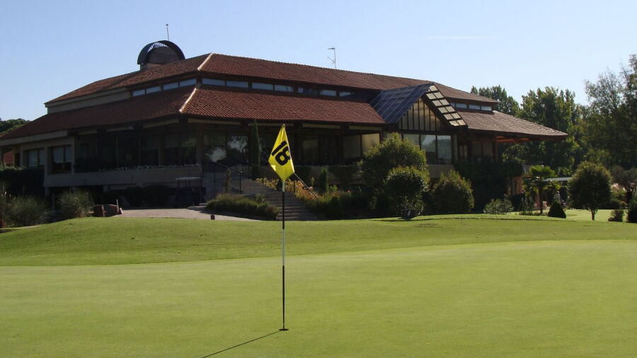 Lomas Bosque GC: #18 & clubhouse