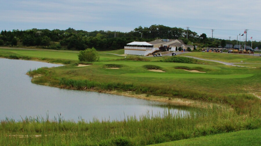 McCullough's Emerald Golf Links - hole 9